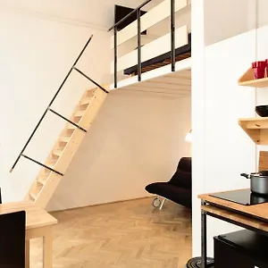 Maverick 4* Budapest